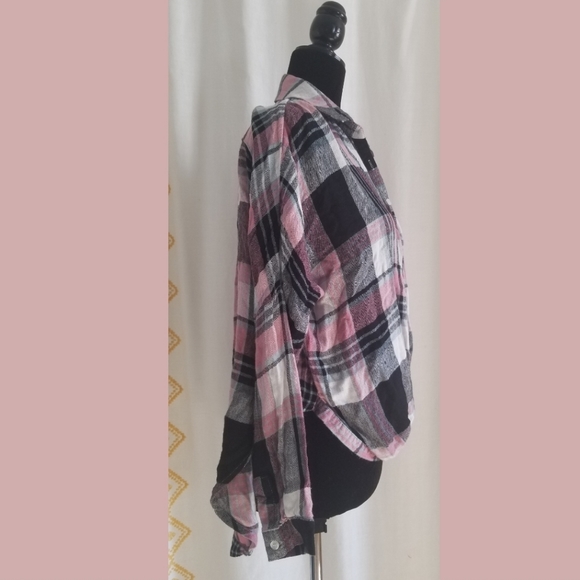 KOSMIOS Plaid Blouse - Picture 2 of 4